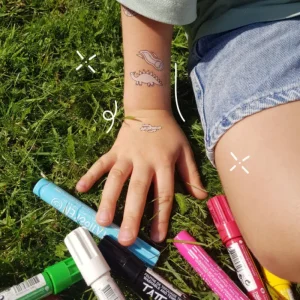 LET83700 Tatouage éphémère a colorier - dino - Nailmatic